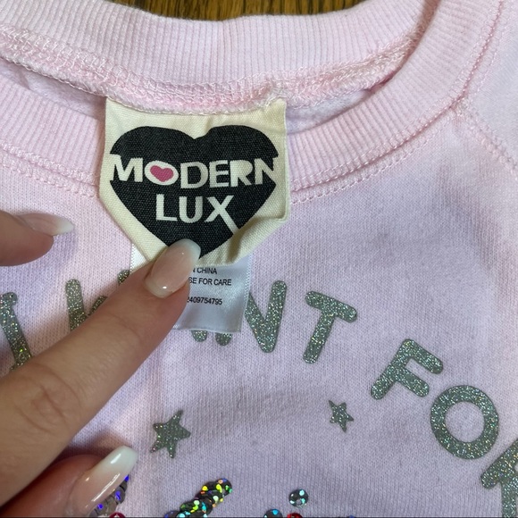 MODERN LUX “All I want for Christmas is a Unicorn” sequence detail sweat shirt - Picture 4 of 6